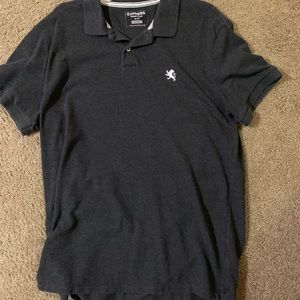 Fitted collared dress shirt